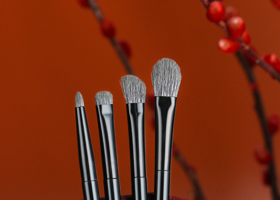 Vonira Beauty 4 шт. Сборник оттенков для глаз с деревянными ручками из эбани и натуральным козьим волосом
