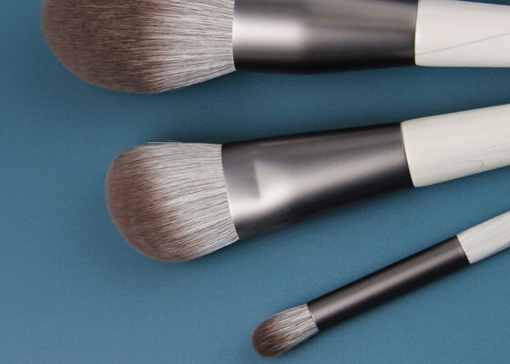 Кисть для контуринга макияжа 2026 Vonira Taklon из синтетического волоса. Разработана для безупречного результата макияжа. Срок производства - 35 дней.