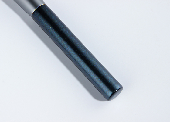 Квадратная ручная кисть с алюминиевым рукояткой для безупречного макияжа